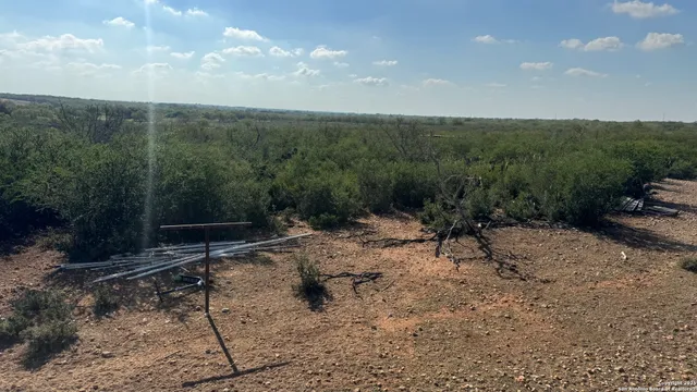 $155,000 | 1588 Private Road 1688, Moore, TX 78057