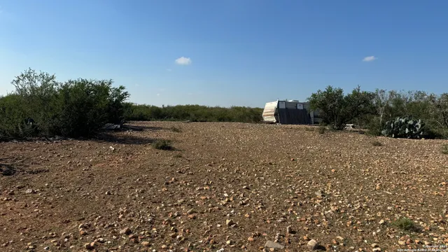 $155,000 | 1588 Private Road 1688, Moore, TX 78057