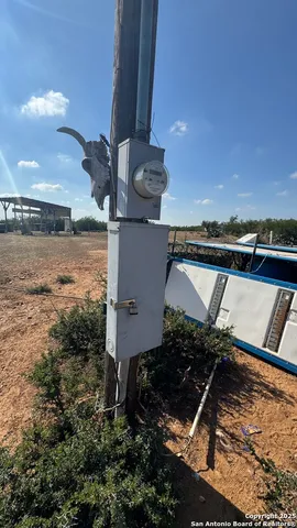 $155,000 | 1588 Private Road 1688, Moore, TX 78057