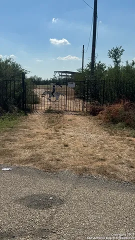 $155,000 | 1588 Private Road 1688, Moore, TX 78057