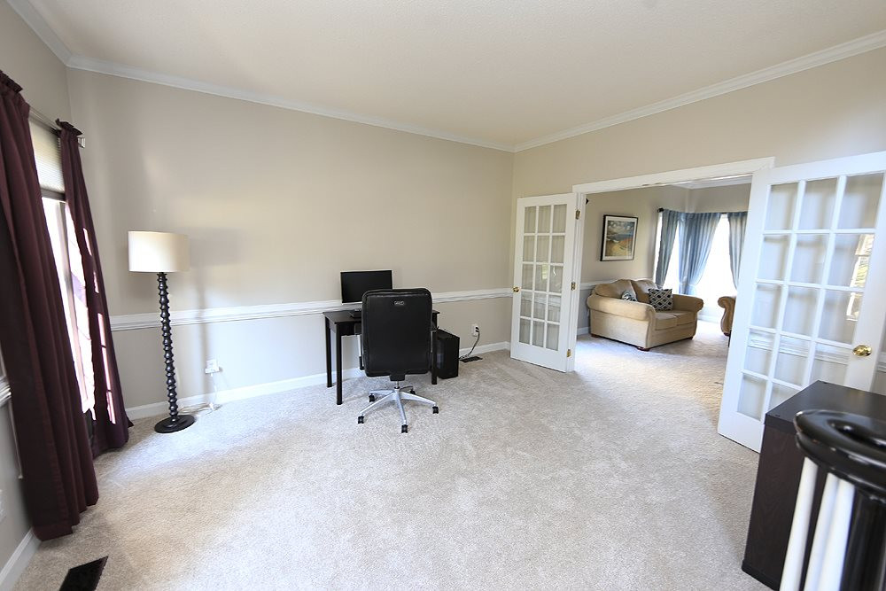 5628 Raddington Street Raleigh, NC 27613 - Photo 5 of 25 Living Room