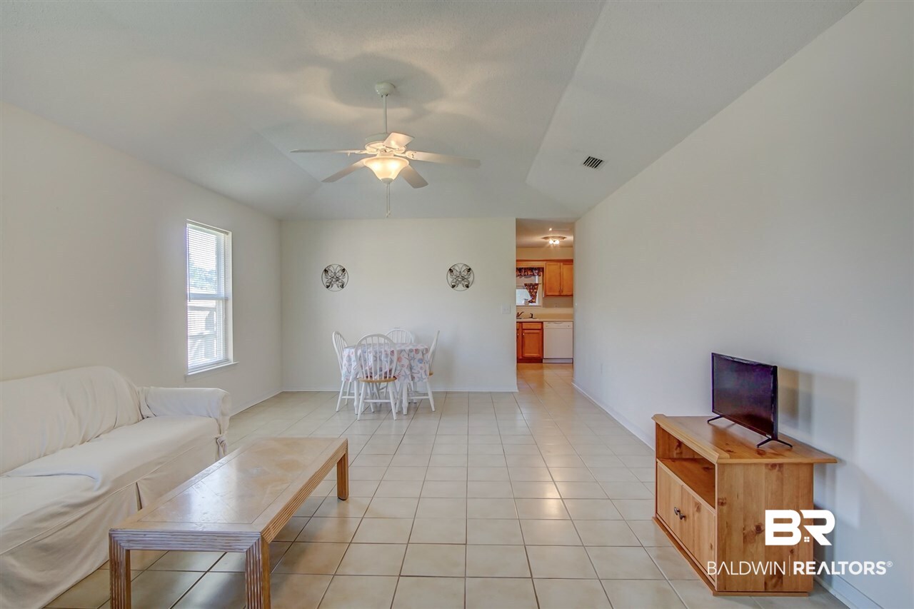 1744 Abbey Loop Foley, AL 36535 - Photo 5 of 26 Living Room