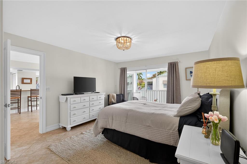 523 Club Side Drive, Unit 2523 Naples, FL 34110 - Photo 13 of 33