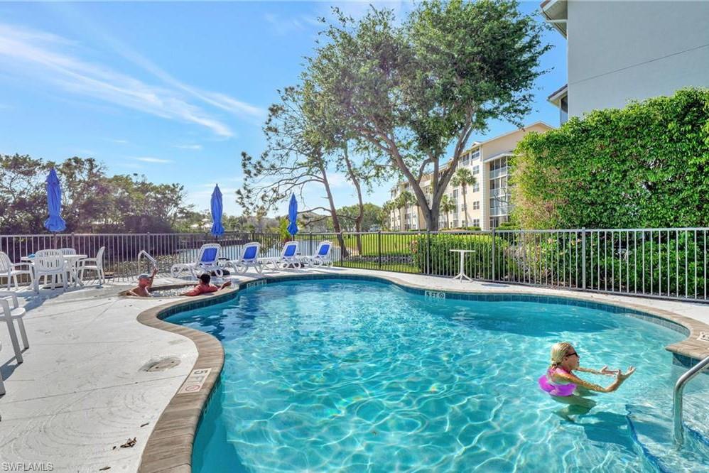 523 Club Side Drive, Unit 2523 Naples, FL 34110 - Photo 26 of 33