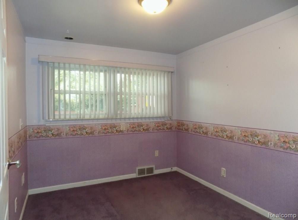 18965 Norwich Road Livonia, MI 48152 - Photo 13 of 19 13 DSCN5080 (1024x768).jpg