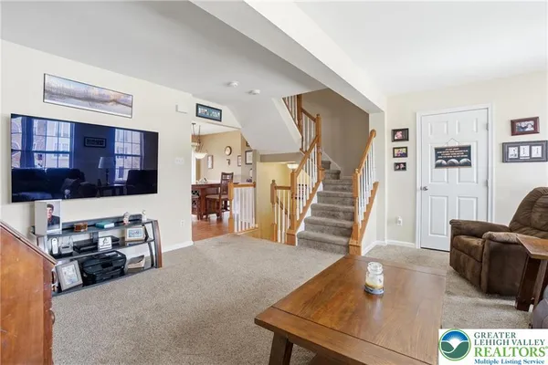 $2,475 | 1048 Sparrow Way, Breinigsville, PA 18031