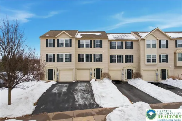 $2,475 | 1048 Sparrow Way, Breinigsville, PA 18031