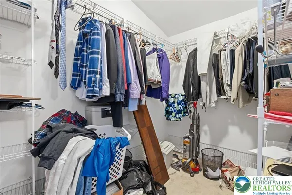 $2,475 | 1048 Sparrow Way, Breinigsville, PA 18031