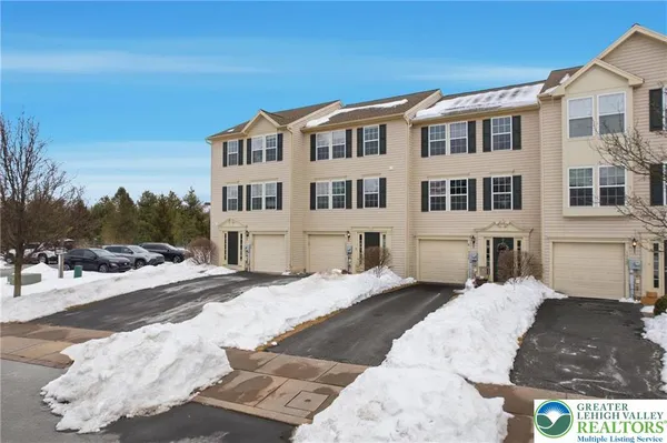 $2,475 | 1048 Sparrow Way, Breinigsville, PA 18031