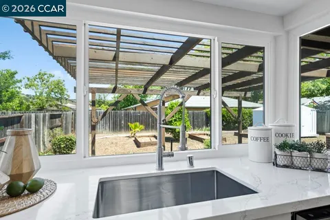 $675,000 | 3730 Skyview Drive, Santa Rosa, CA 95403