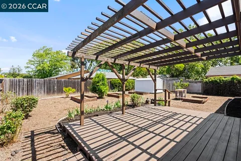 $675,000 | 3730 Skyview Drive, Santa Rosa, CA 95403