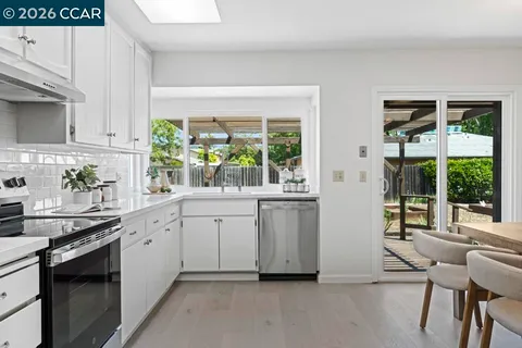 $675,000 | 3730 Skyview Drive, Santa Rosa, CA 95403