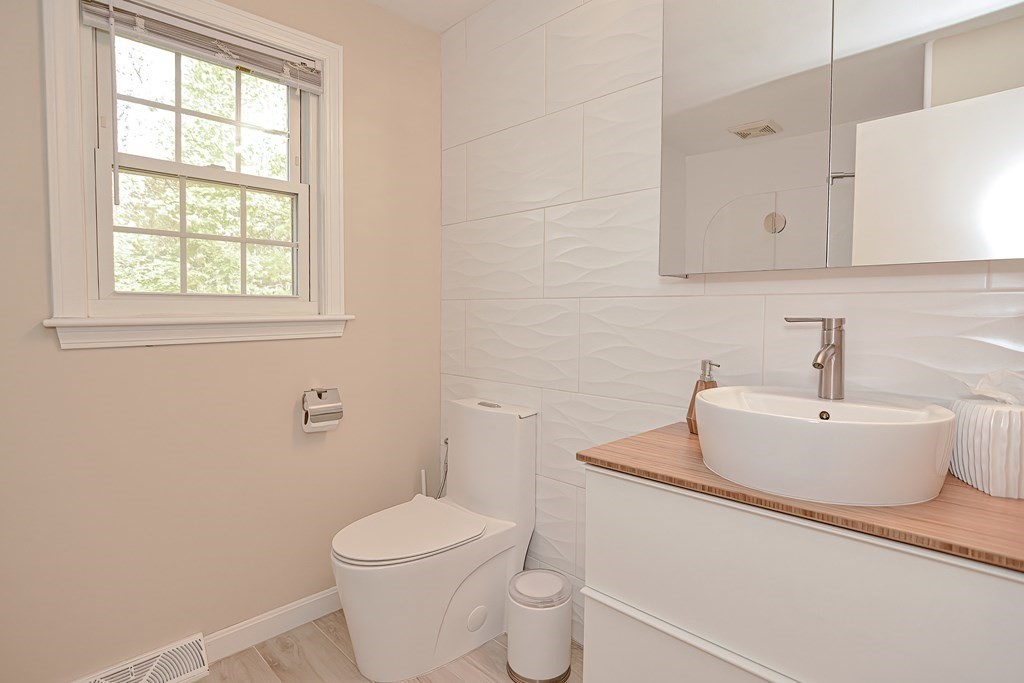77 Drummer Road, Unit 77 Acton, MA 01720 - Photo 13 of 23 Gallery Image 13