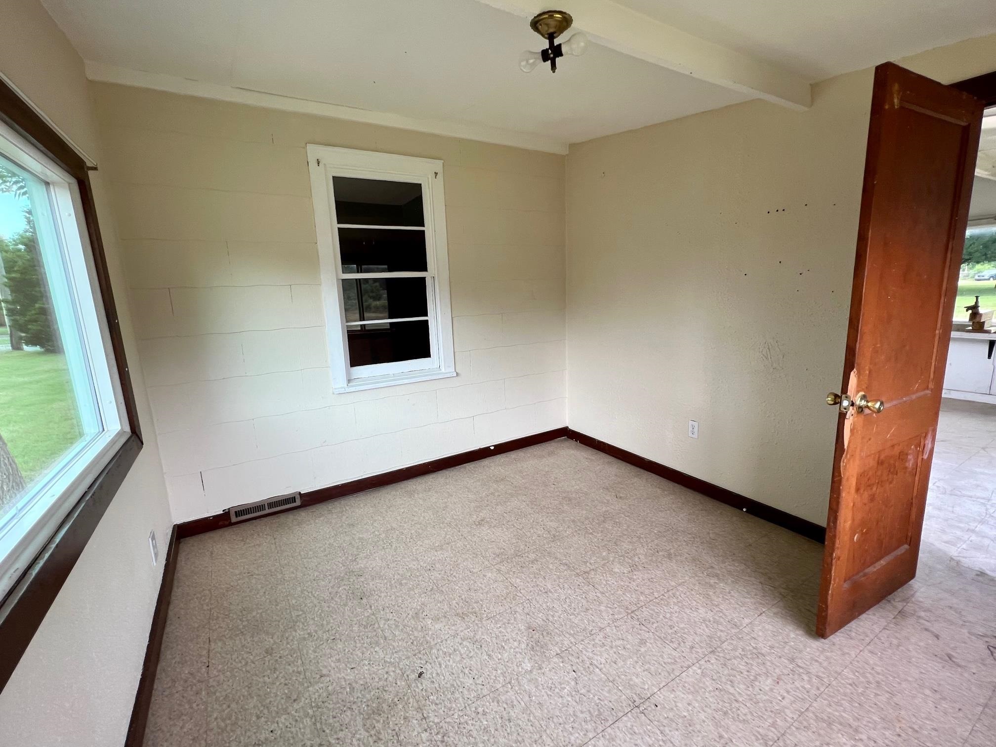 927 West 47th Street South Wichita, KS 67217 - Photo 13 of 16