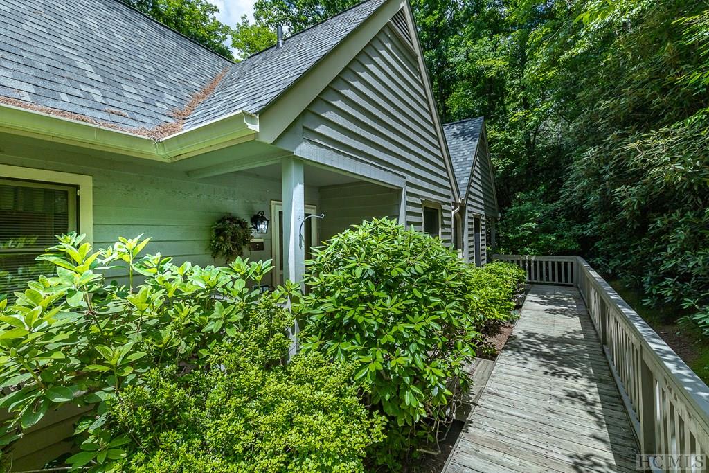 69 Chestnut Ridge, Unit 7 Sapphire, NC 28774 - Photo 21 of 28 Gallery Image 21