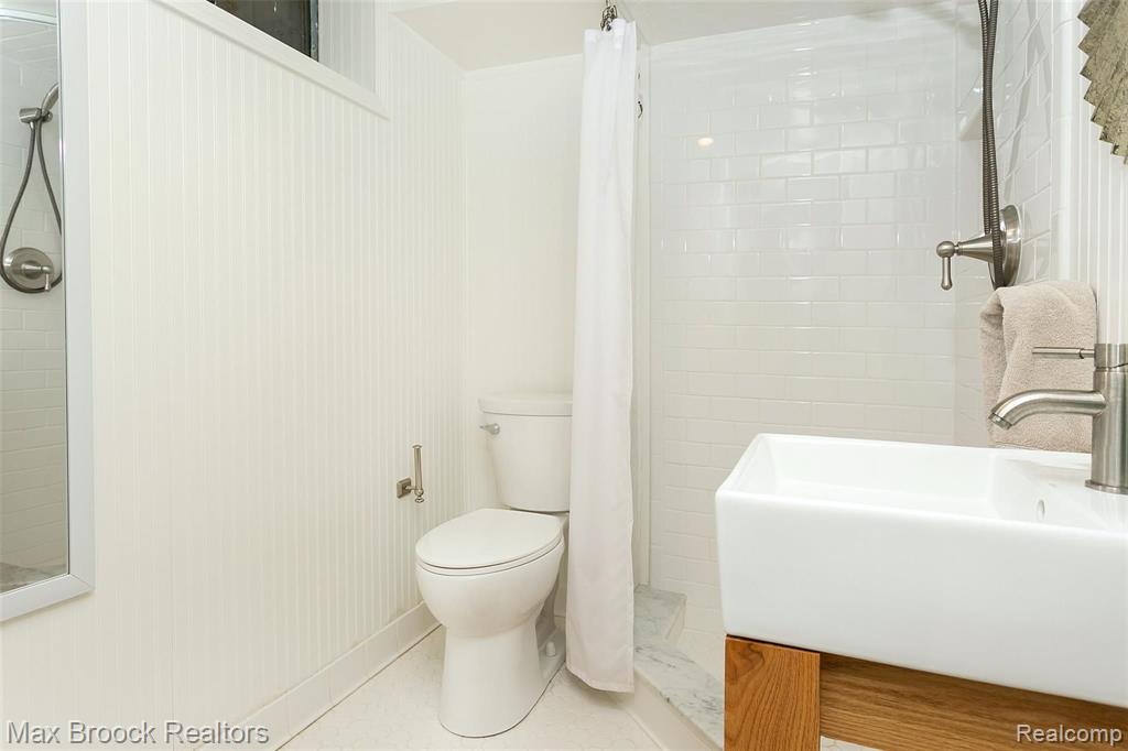 19248 Riverside Drive Beverly Hills, MI 48025 - Photo 41 of 54