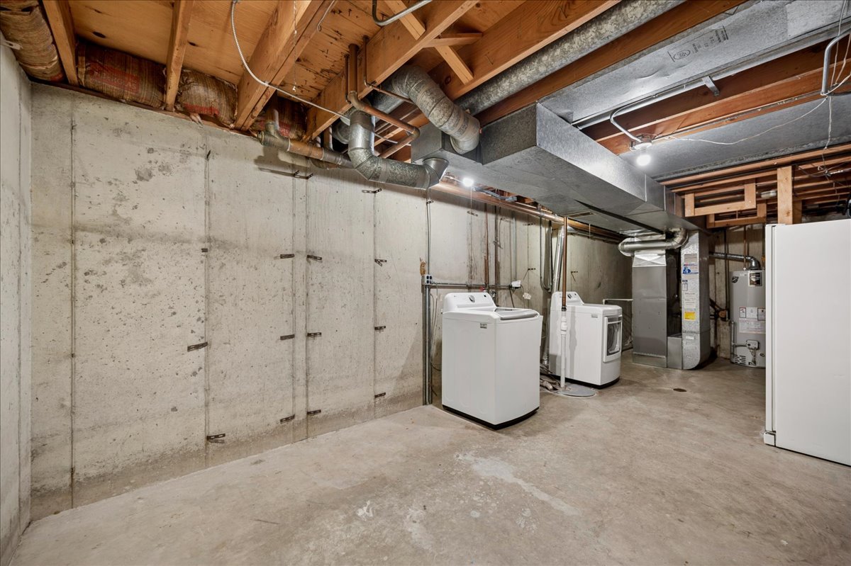 1701 Colonial Lane Northfield, IL 60093 - Photo 20 of 20 a view of a storage & utility room