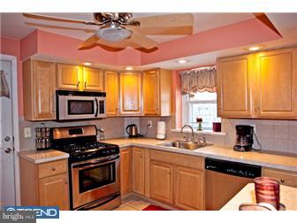 910 West Avenue Springfield, PA 19064 - Photo 7 of 12 Kitchen