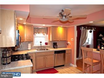 910 West Avenue Springfield, PA 19064 - Photo 8 of 12 Kitchen