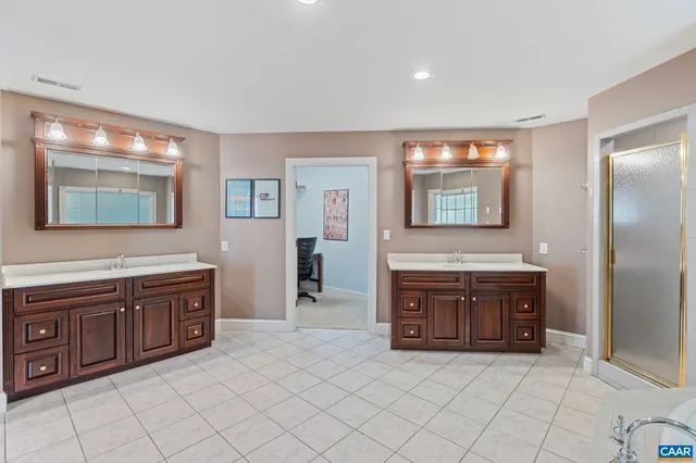 $975,000 | 2370 Walnut Ridge Lane, Charlottesville, VA 22911