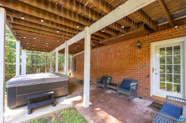 $975,000 | 2370 Walnut Ridge Lane, Charlottesville, VA 22911