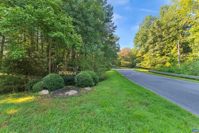 $975,000 | 2370 Walnut Ridge Lane, Charlottesville, VA 22911