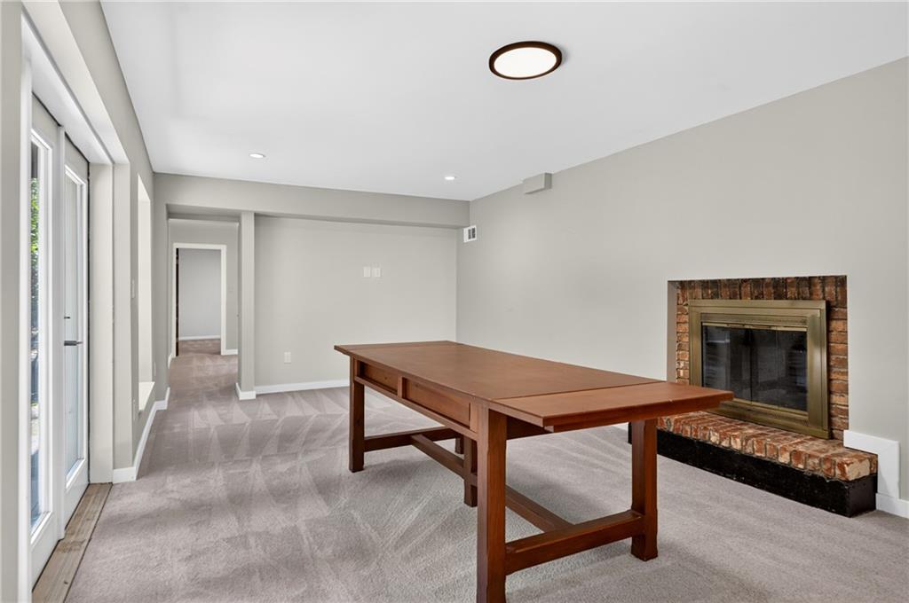 6311 Hunting Creek Road Northeast Atlanta, GA 30328 - Photo 26 of 42