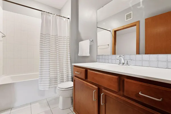 $1,395 | 15 East Franklin Avenue, Unit 211, Minneapolis, MN 55404