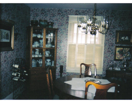 26 Prentice Street Springfield, MA 01104 - Photo 3 of 8