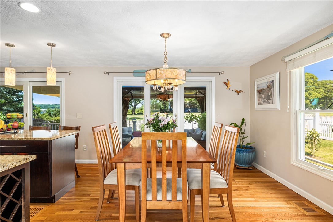 357 Capron Farm Drive Warwick, RI 02886 - Photo 4 of 49