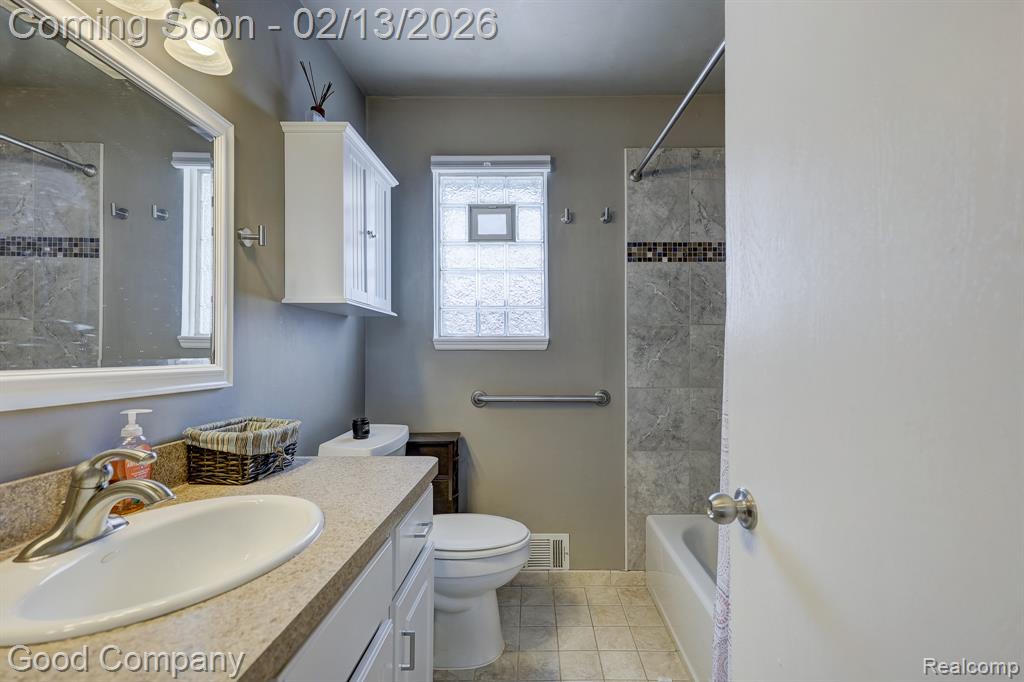 2863 Columbia Road Berkley, MI 48072 - Photo 17 of 34