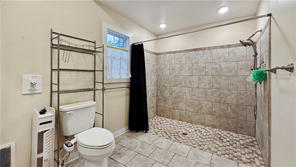 140 1st Street Northeast Rome, GA 30161 - Photo 11 of 38