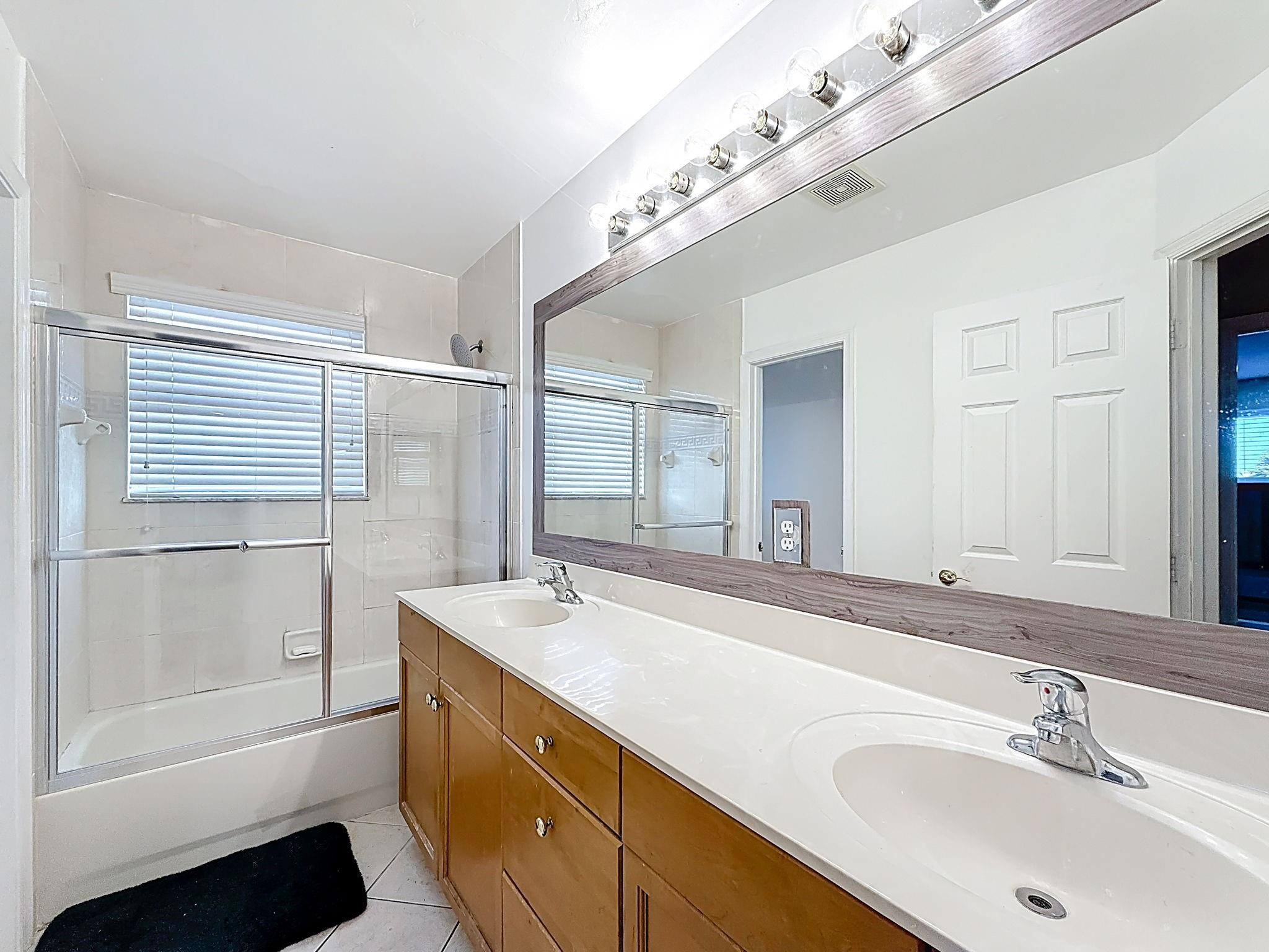 16918 Southwest 16th Street Pembroke Pines, FL 33027 - Photo 24 of 50 Photo 24