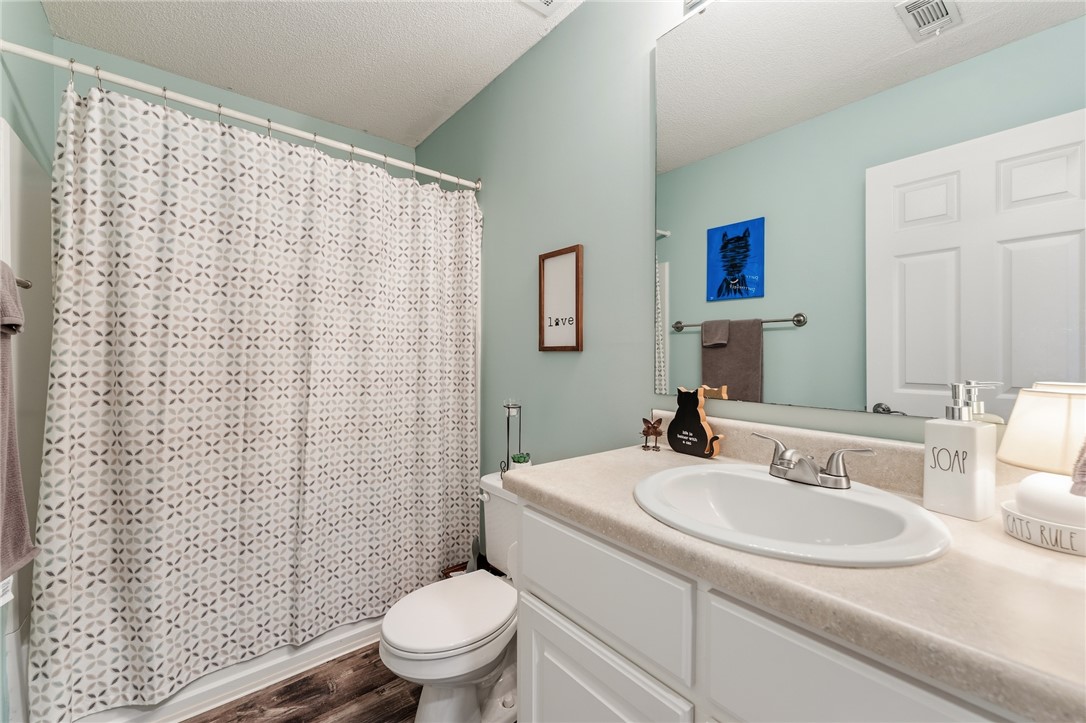 102 Lookover Drive Anderson, SC 29621 - Photo 17 of 27 All 3 bathrooms feature tub/shower combo.