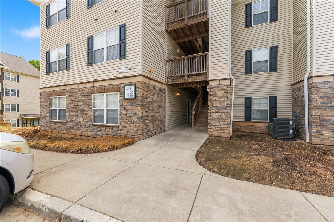 102 Lookover Drive Anderson, SC 29621 - Photo 27 of 27 Reserved parking insures you easy access to the unit.