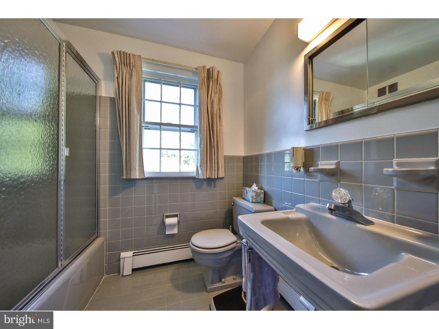 822 Gregory Road Rydal, PA 19046 - Photo 21 of 25 Bathroom