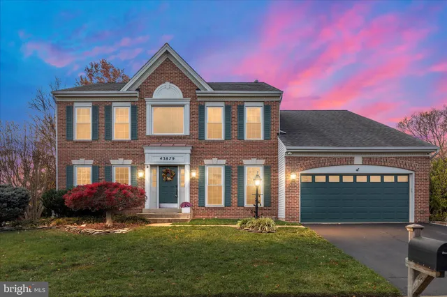$985,000 | 43879 Glenhazel Drive, Ashburn, VA 20147