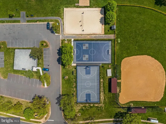 $985,000 | 43879 Glenhazel Drive, Ashburn, VA 20147