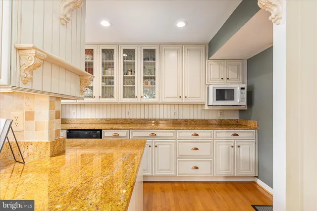 $985,000 | 43879 Glenhazel Drive, Ashburn, VA 20147