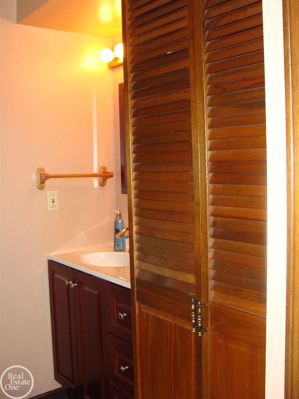 5084 Wixson Road Avoca, MI 48006 - Photo 39 of 51 31303761-38.JPG