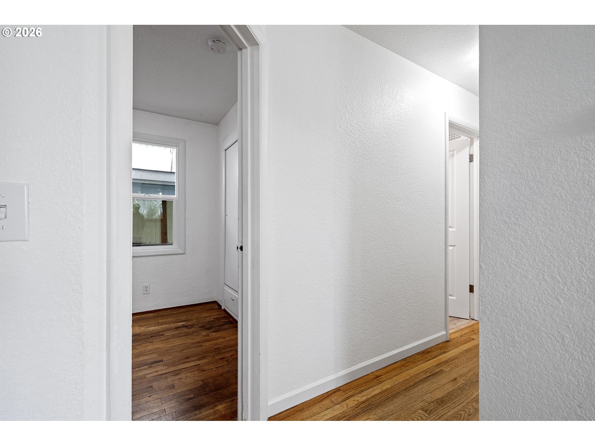1565 Linwood Street Eugene, OR 97404 - Photo 18 of 42 a view of small space with wooden floor
