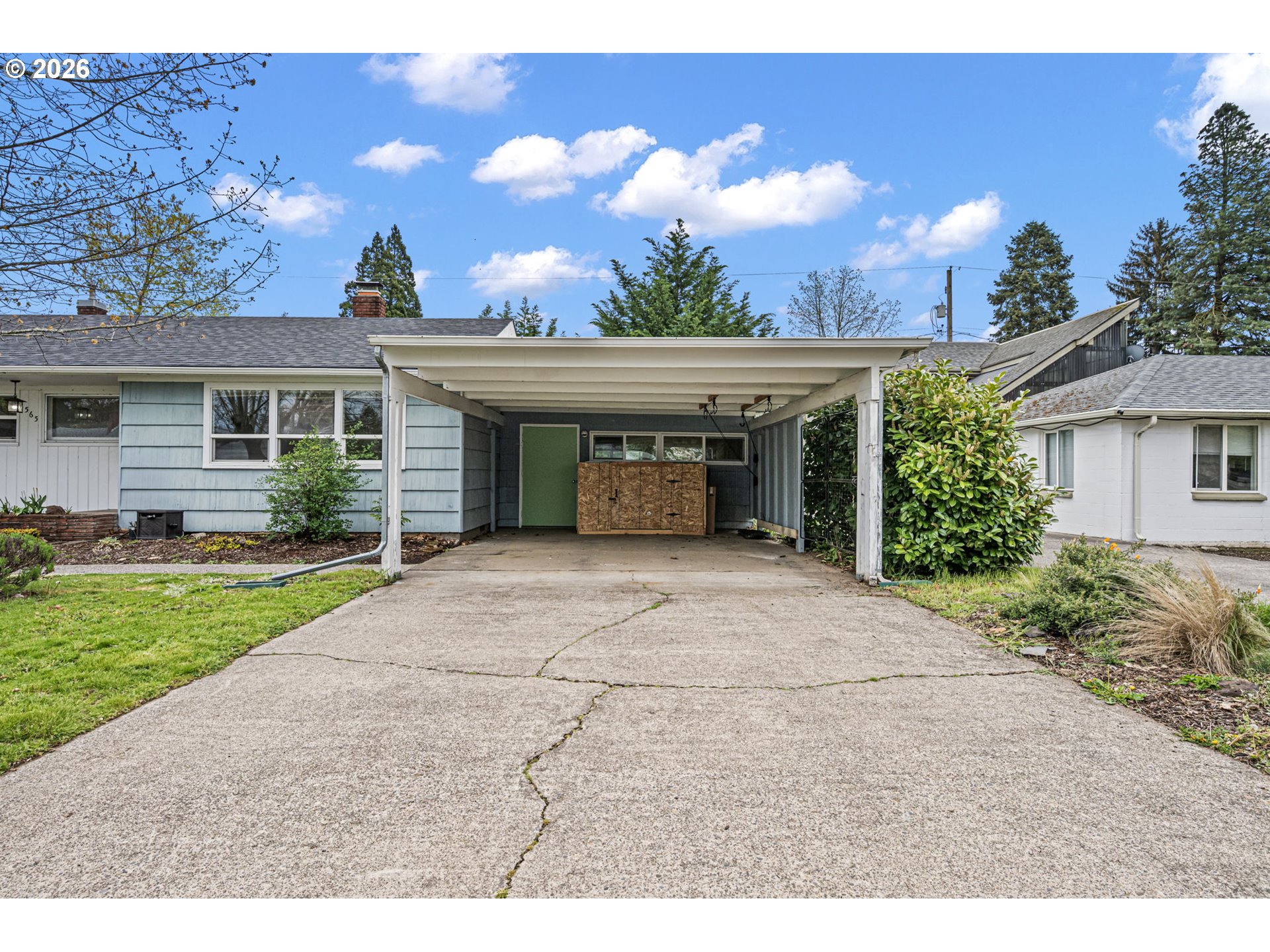 1565 Linwood Street Eugene, OR 97404 - Photo 5 of 42 a view of outdoor space yard and yard