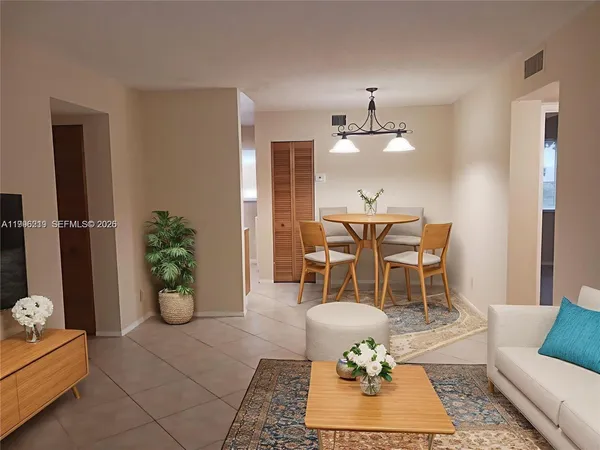 $1,800 | Gardens North Condominium, Pompano Beach, FL 33069