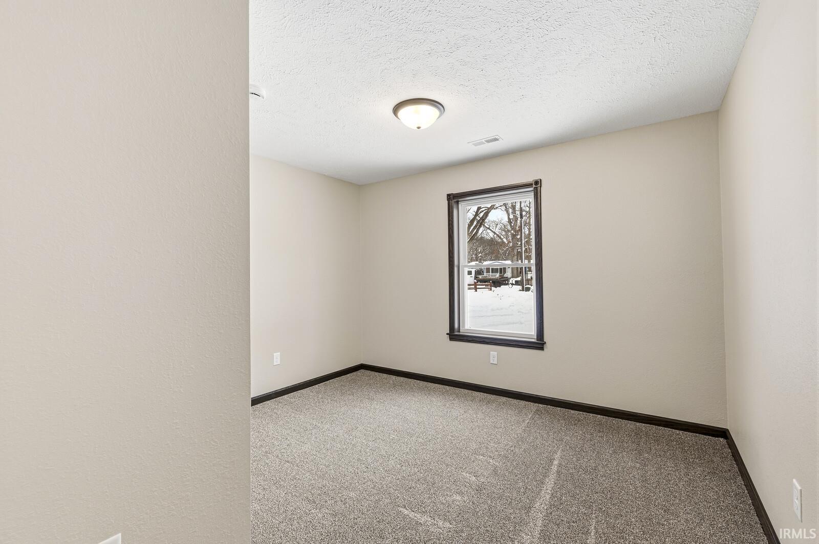 51628 Lakeland Road Elkhart, IN 46514 - Photo 18 of 32