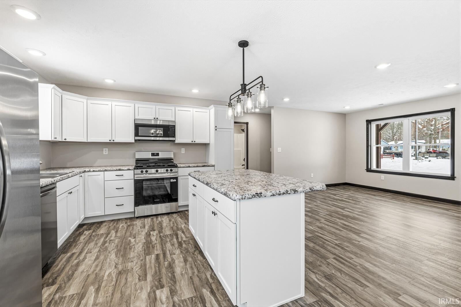 51628 Lakeland Road Elkhart, IN 46514 - Photo 5 of 32