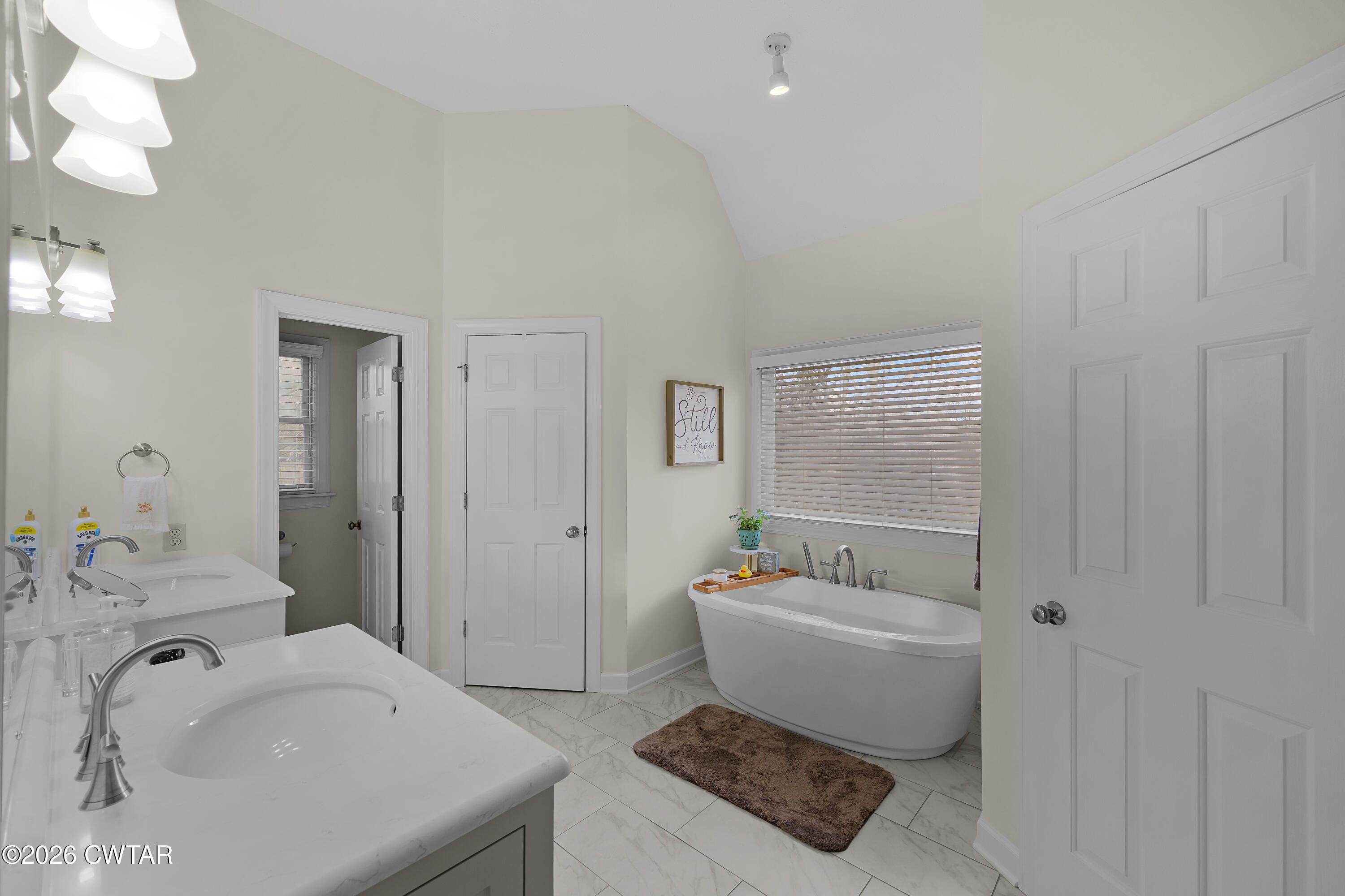 129 Pepper Tree Road Jackson, TN 38305 - Photo 18 of 35 Primary Bath