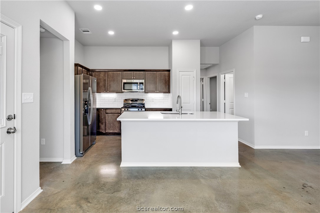 1219 High Street Navasota, TX 77868 - Photo 8 of 20