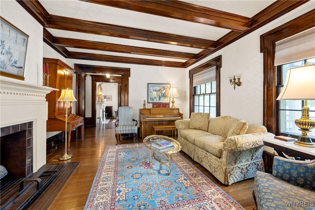 33 Colonial Circle Buffalo, NY 14222 - Photo 9 of 47