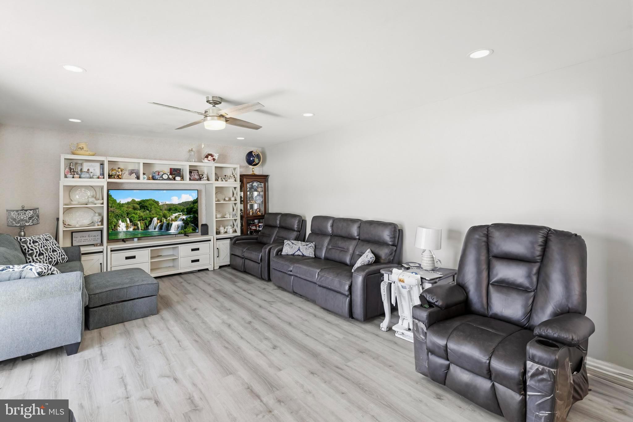 147 Locust Street Tuckerton, NJ 08087 - Photo 7 of 37