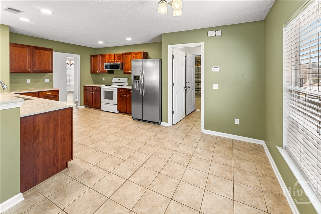 15 Bainbridge Way Pooler, GA 31322 - Photo 9 of 42